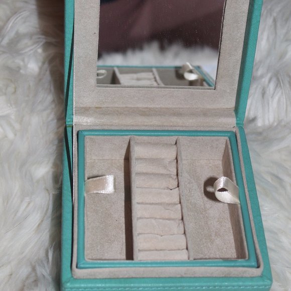 Jewelry Box - Picture 2 of 4